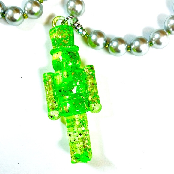 Sparkling Green Soldier Necklace - Picture 6 of 9